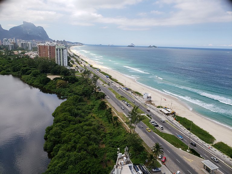 Apto de Frente p/ Mar - 50m da Praia da BARRA da TIJUCA