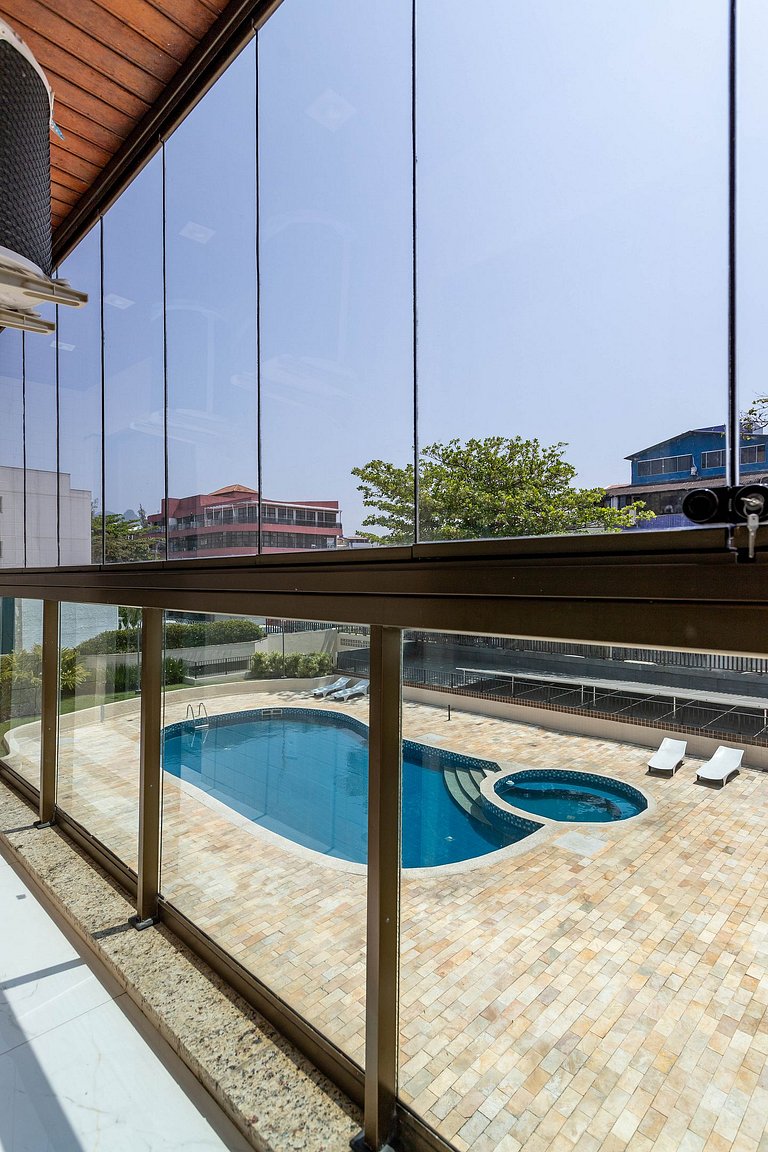 2 Suítes c/ Vista Praia - Piscina e Garagem