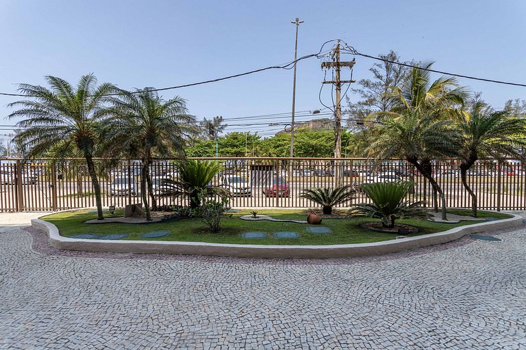 2 Suítes c/ Vista Praia - Piscina e Garagem