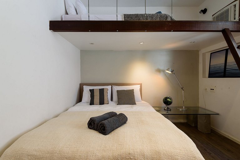 2 Quartos na Urca com Home-Office - 100m da Mureta