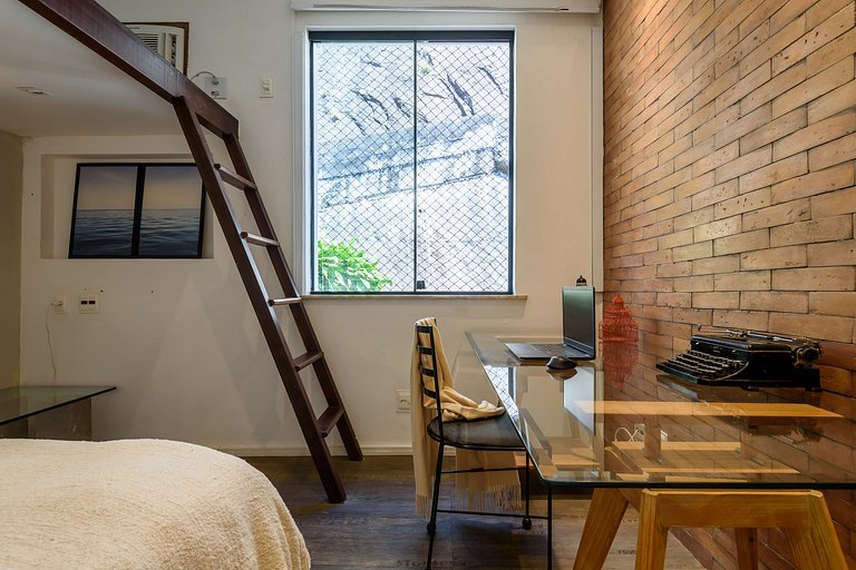 2 Quartos na Urca com Home-Office - 100m da Mureta