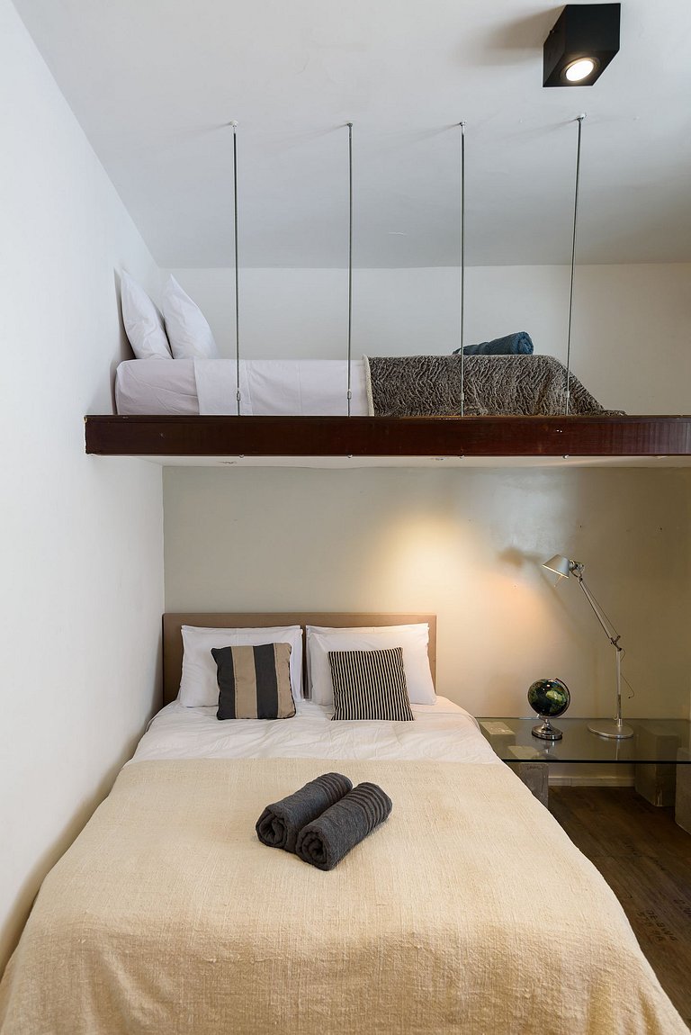 2 Quartos na Urca com Home-Office - 100m da Mureta