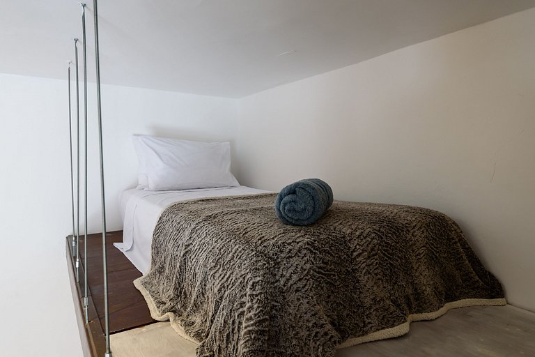 2 Quartos na Urca com Home-Office - 100m da Mureta