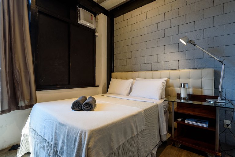2 Quartos na Urca com Home-Office - 100m da Mureta