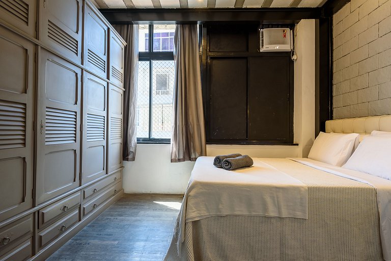 2 Quartos na Urca com Home-Office - 100m da Mureta