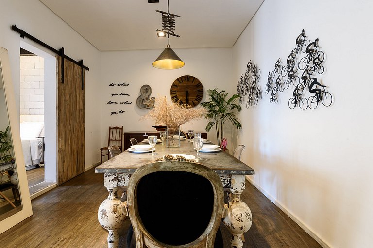 2 Quartos na Urca com Home-Office - 100m da Mureta