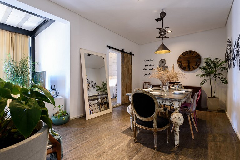 2 Quartos na Urca com Home-Office - 100m da Mureta