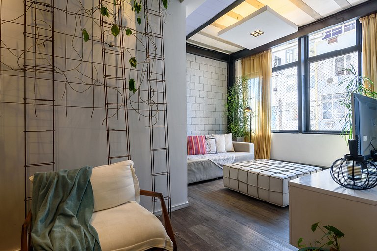 2 Quartos na Urca com Home-Office - 100m da Mureta