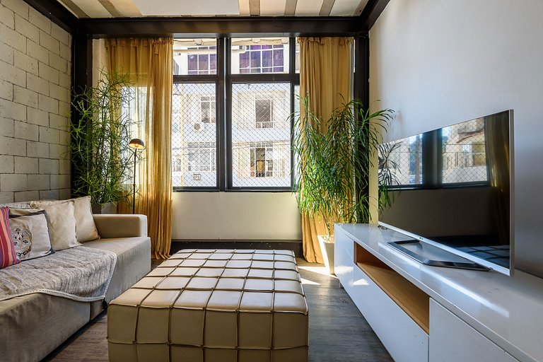 2 Quartos na Urca com Home-Office - 100m da Mureta