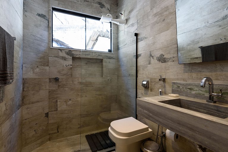 2 Quartos na Urca com Home-Office - 100m da Mureta
