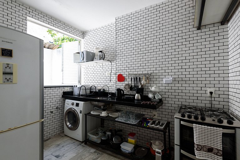 2 Quartos na Urca com Home-Office - 100m da Mureta
