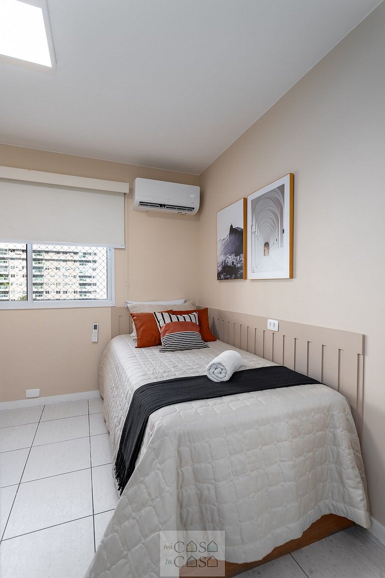 2 QUARTOS com Varanda a 300m RioCentro - CONDOMINIO com PISC