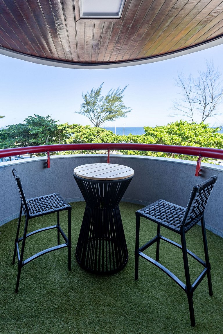 Novo Vista Mar com Varanda - Mobiliado e Decorado