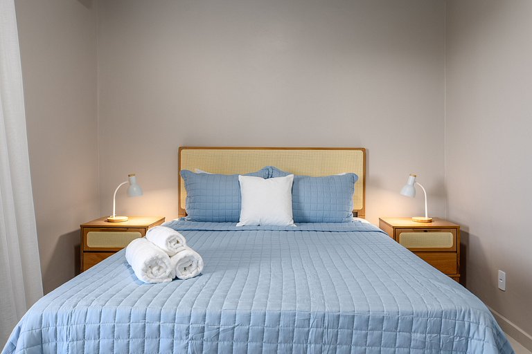 Novo Vista Mar com Varanda - Mobiliado e Decorado