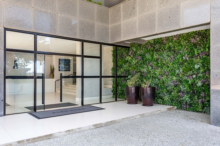 Novo Vista Mar com Varanda - Mobiliado e Decorado