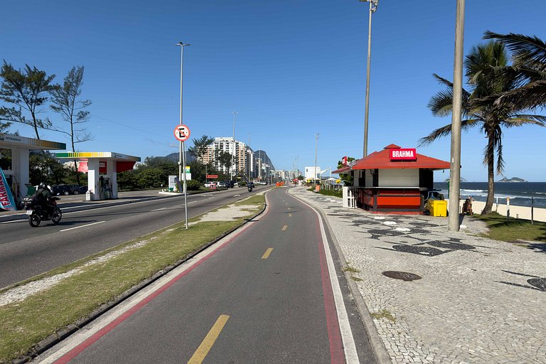 Novo Vista Mar com Varanda - Mobiliado e Decorado